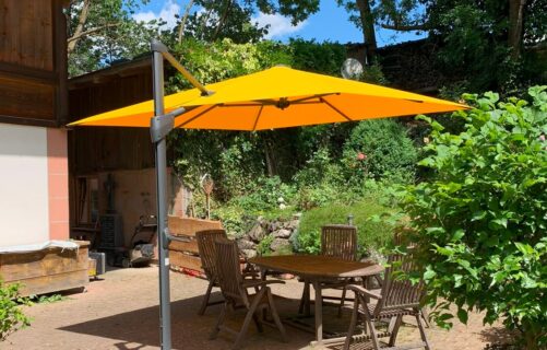 Ampelsonnenschirm wind